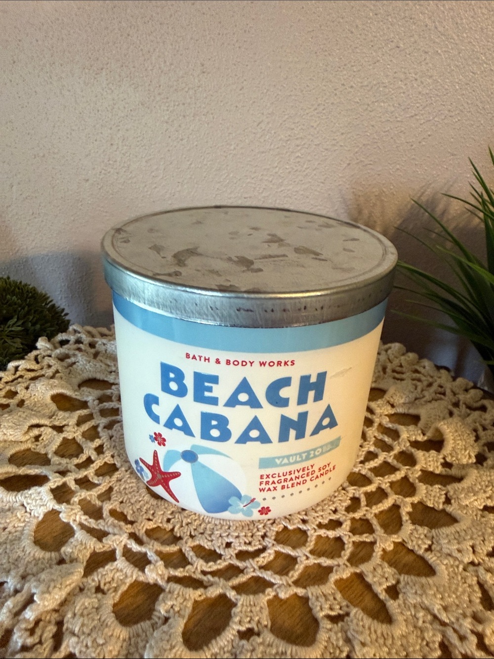 Bath & Body Works Beach Cabana Candle - Blue & White